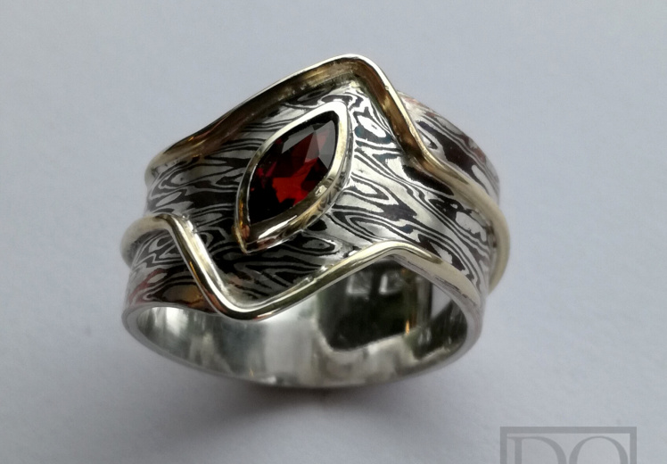 Mokume-gane ring-granaat.jpg