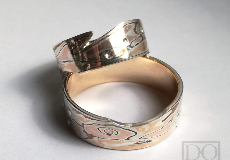 Weddingrings with fish eyes.jpg