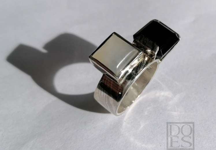 Gedenk-ring.jpg