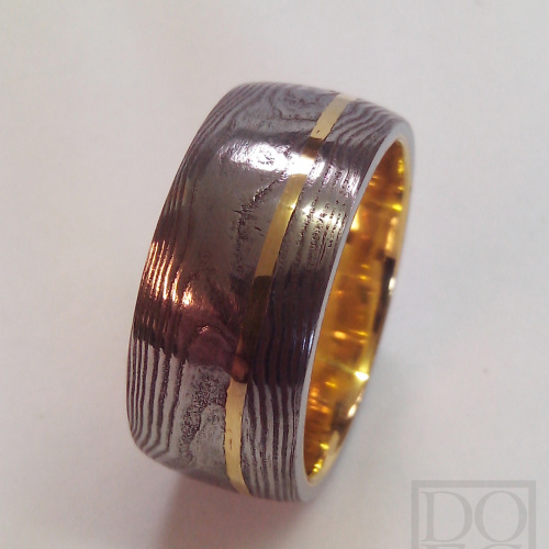 Damaststalen ring met 22kt.goud_..jpg