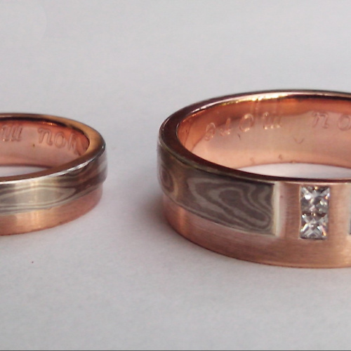 Roodgouden trouwringen met diamant en Mokume-gane.jpg