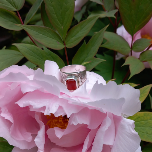 Mokume-gane-ring-pioenroos.jpg